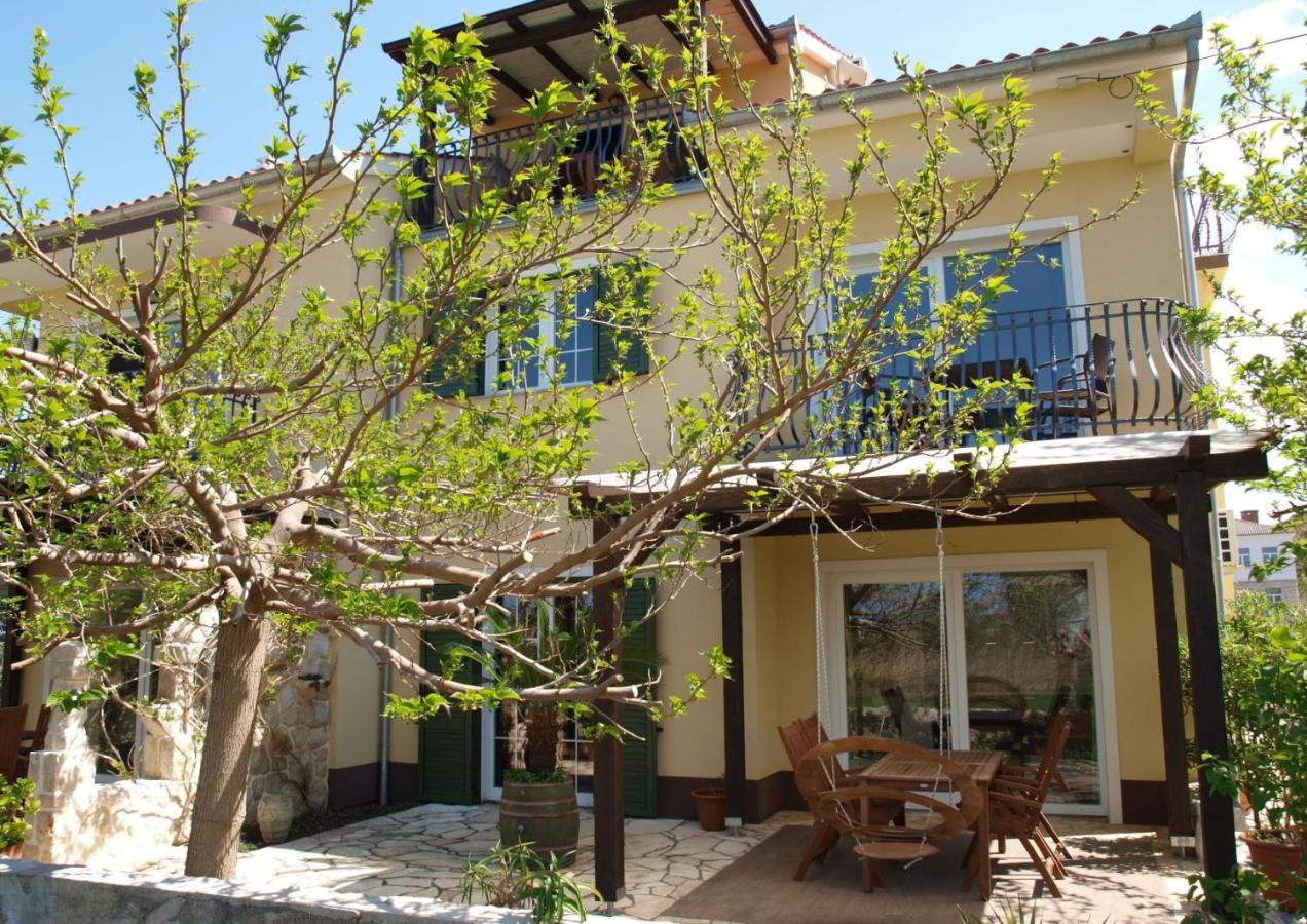 Apartments Batistic Supetarska Draga Esterno foto